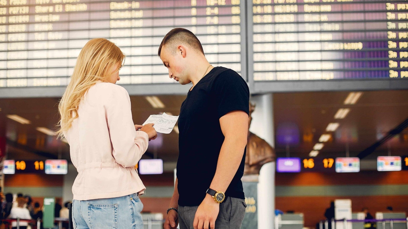 Learn the ropes of hassle-free air travel with our guide on using Airport's Self-Service kiosks. Say goodbye to long queues and hello to convenience.